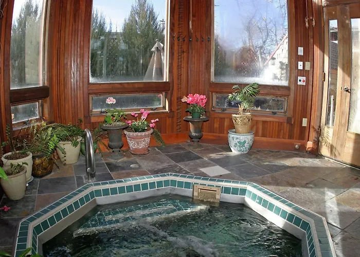 Nagle Warren Mansion Bed & Breakfast